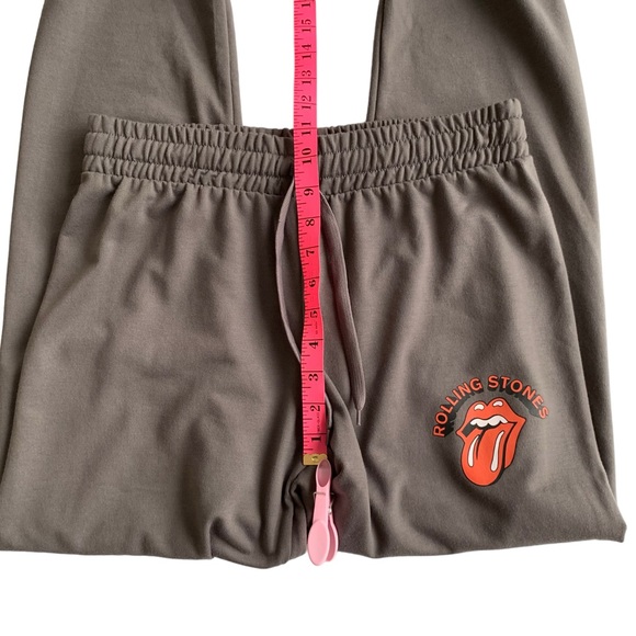 NWT Rolling Stones Sweatpants Joggers Charcoal Grey Tongue and Lips Logo Fandom - Picture 14 of 17